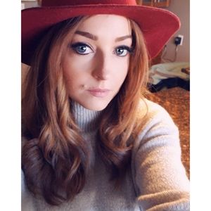 Meet your Posher, Crystal